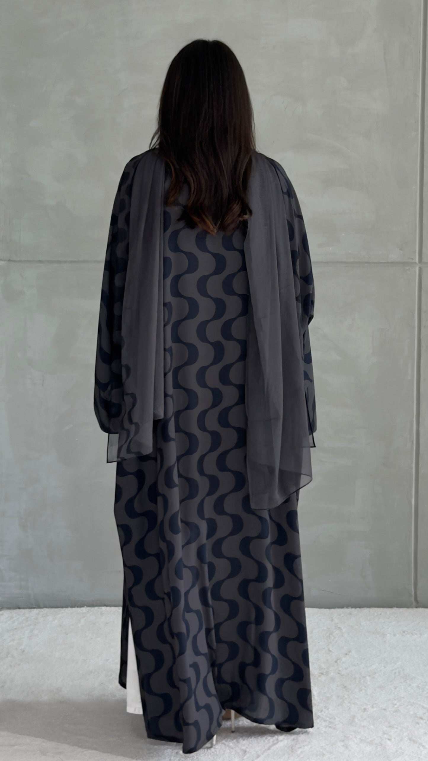Wave Line In Dark Grey