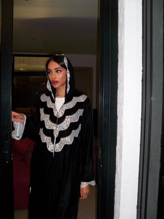 Fiminine abaya