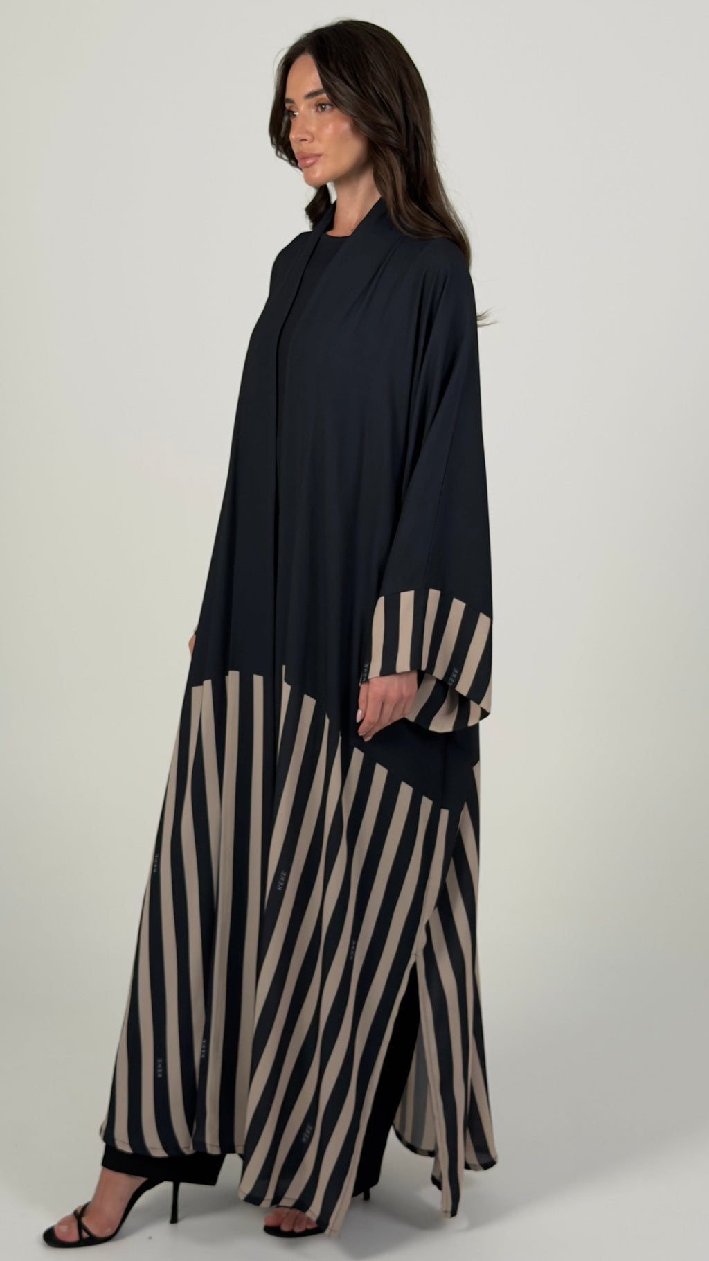 Signature Line In Beige