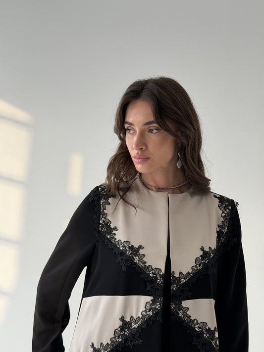 Monochic Abaya