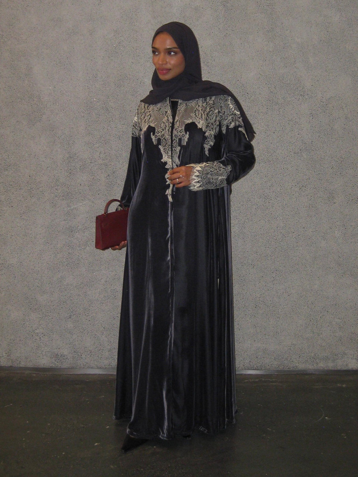 The keke velvet lace abaya